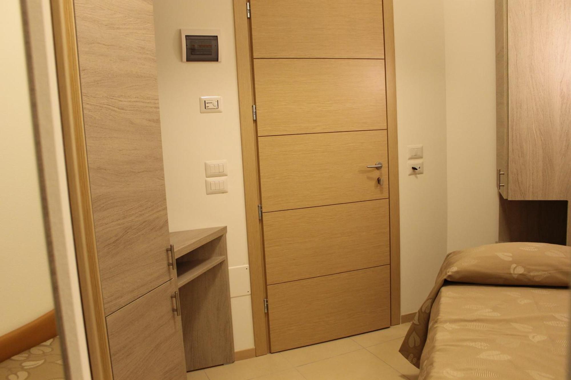 Hotel Villa Enea كاتوليكا الغرفة الصورة